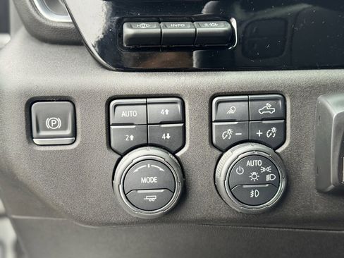 Used 2024 Chevrolet Silverado 2500 LTZ w/ LTZ Premium Package image 20