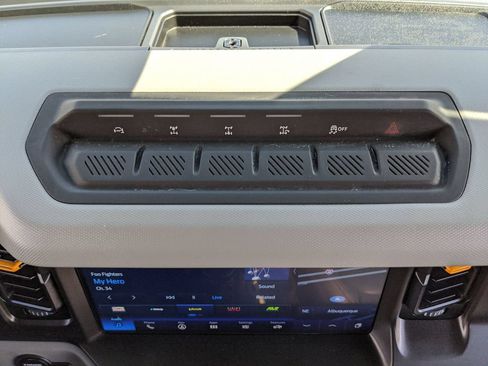 Used 2023 Ford Bronco Badlands AWD/4WD image 9