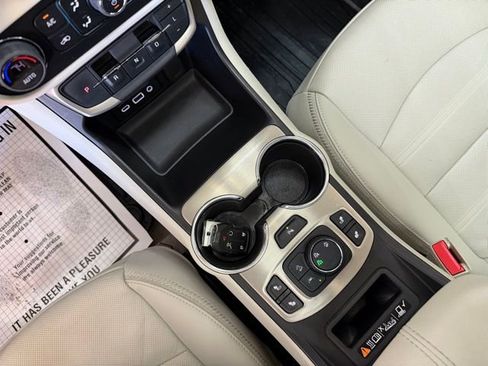 Used 2023 GMC Terrain Denali image 27