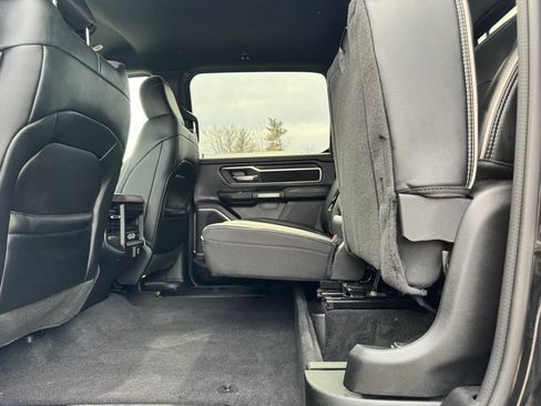 Used 2025 RAM 1500 Laramie AWD/4WD image 37