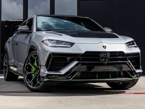 Used 2024 Lamborghini Urus Performante AWD/4WD image 2