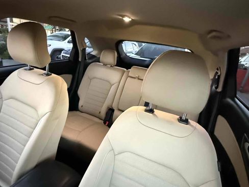 Used 2016 Ford Edge SE image 61