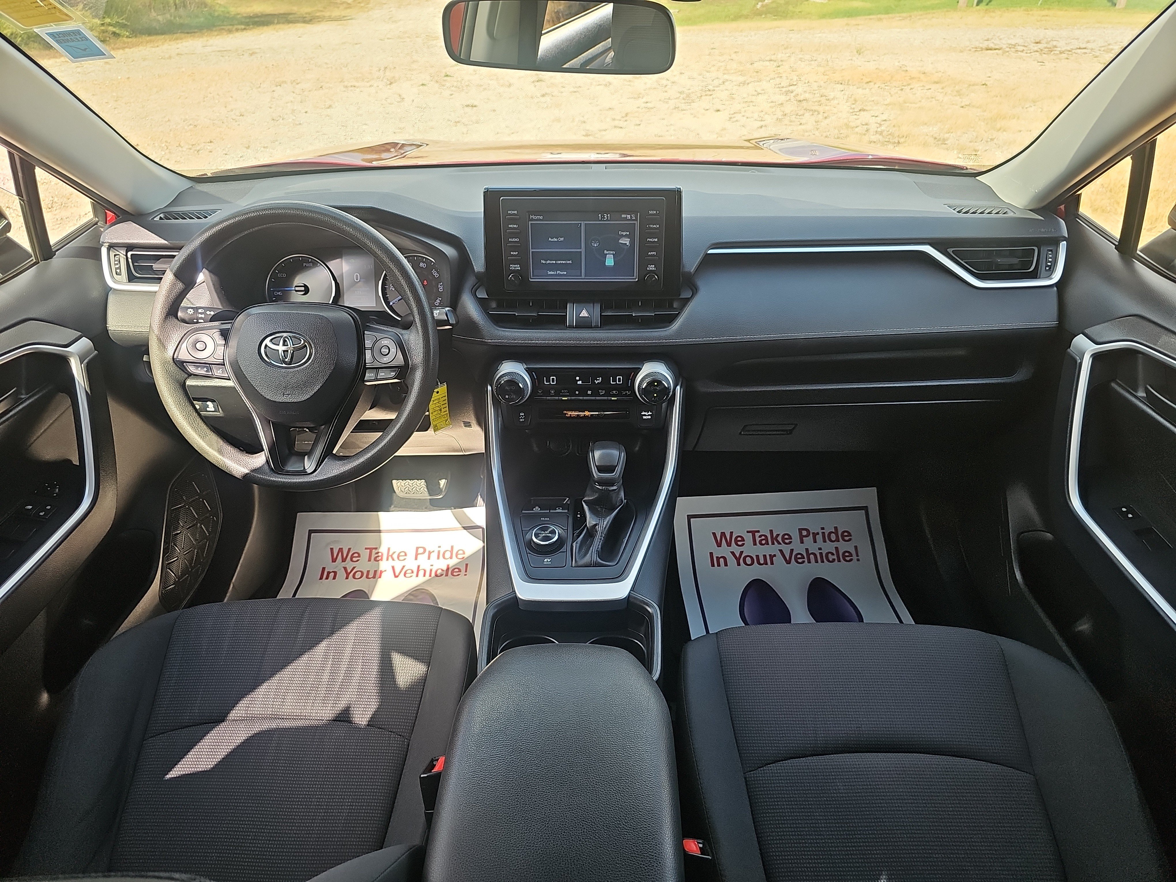 Used 2019 Toyota RAV4 LE w/ Carpet Mat Package AWD/4WD image 17