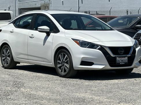 Used 2020 Nissan Versa SV FWD image 10