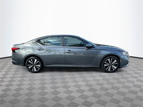 Used 2022 Nissan Altima 2.5 SV image 8