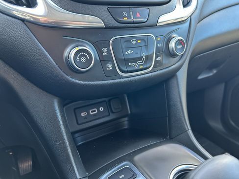 Used 2022 Chevrolet Equinox LT AWD/4WD image 21