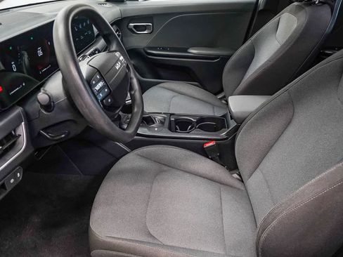 Used 2025 Kia K4 FWD image 19