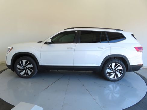 New 2026 Volkswagen Atlas SE image 8