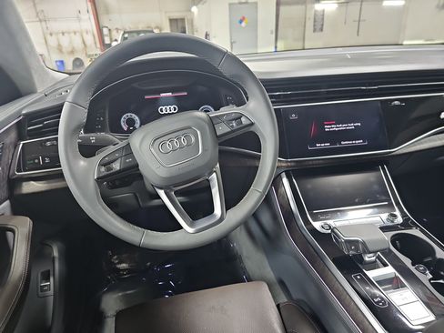 Used 2021 Audi Q8 Prestige image 16