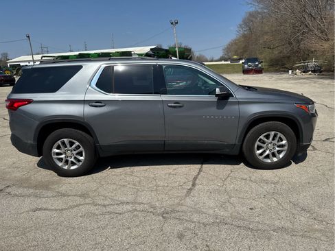 Used 2019 Chevrolet Traverse LT image 2