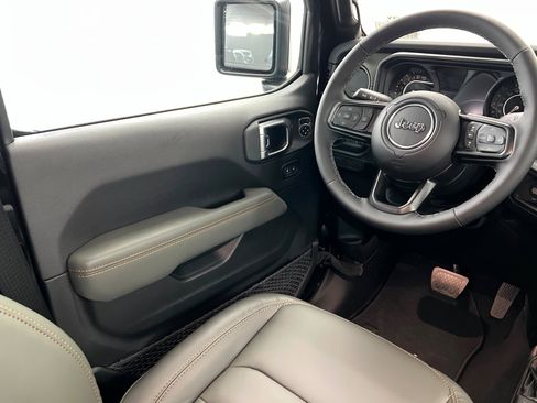 New 2026 Jeep Gladiator Mojave image 11