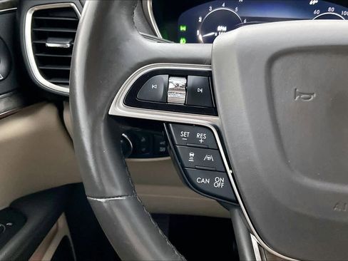 Used 2020 Lincoln Nautilus Reserve image 24