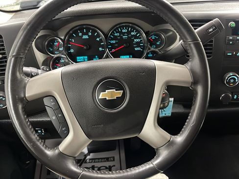 Used 2014 Chevrolet Silverado 2500 LT AWD/4WD image 4