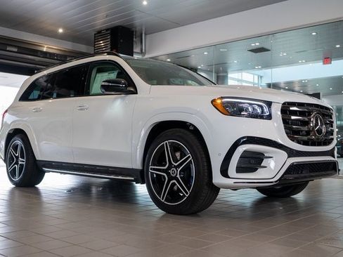 New 2026 Mercedes-Benz GLS 450 4MATIC image 1