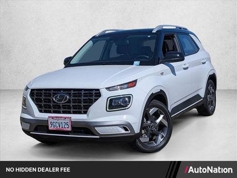Used 2023 Hyundai Venue Limited FWD image 1