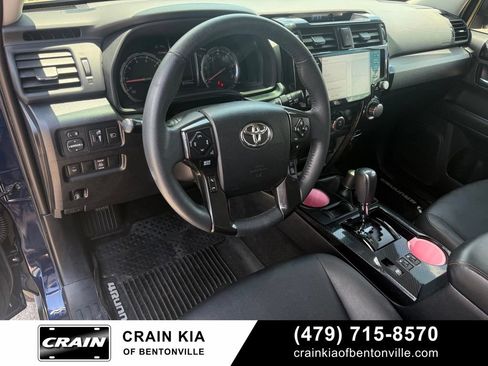 Used 2020 Toyota 4Runner Venture w/ Moonroof Package AWD/4WD image 9