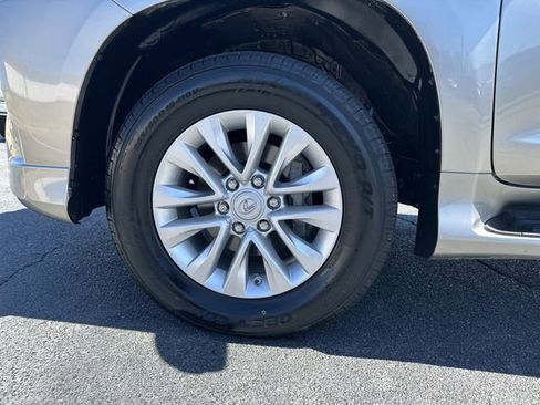 Used 2021 Lexus GX 460 Premium w/ Premium Package image 23