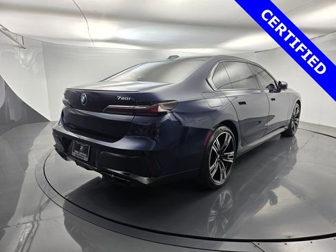 Certified 2023 BMW 760i xDrive image 4