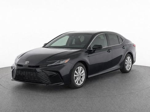 Used 2025 Toyota Camry LE FWD image 1