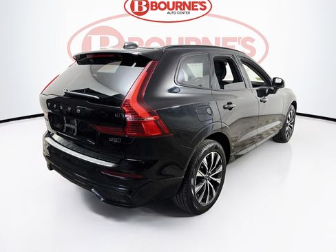 Used 2024 Volvo XC60 B5 Plus w/ Protection Package Premier AWD/4WD image 11