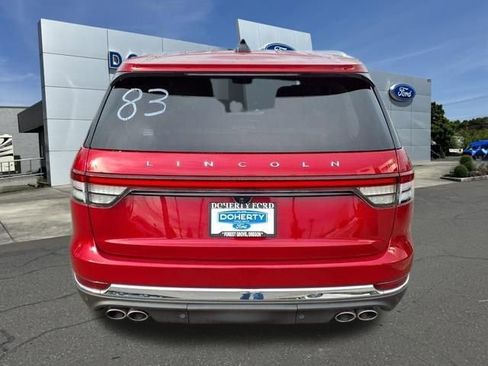 Used 2025 Lincoln Aviator Reserve w/ Equipment Group 201A AWD/4WD image 11