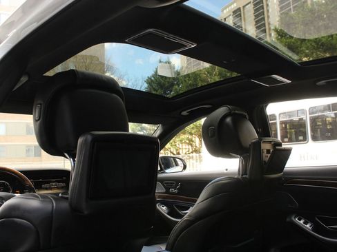 Used 2014 Mercedes-Benz S 550 Sedan image 19