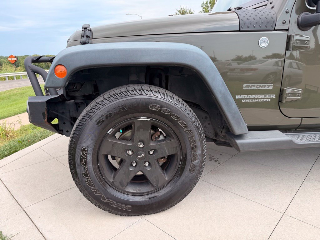 Used 2015 Jeep Wrangler Unlimited Sport w/ Quick Order Package 24S AWD/4WD image 15