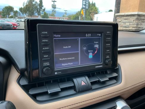 Used 2021 Toyota RAV4 LE AWD/4WD image 19