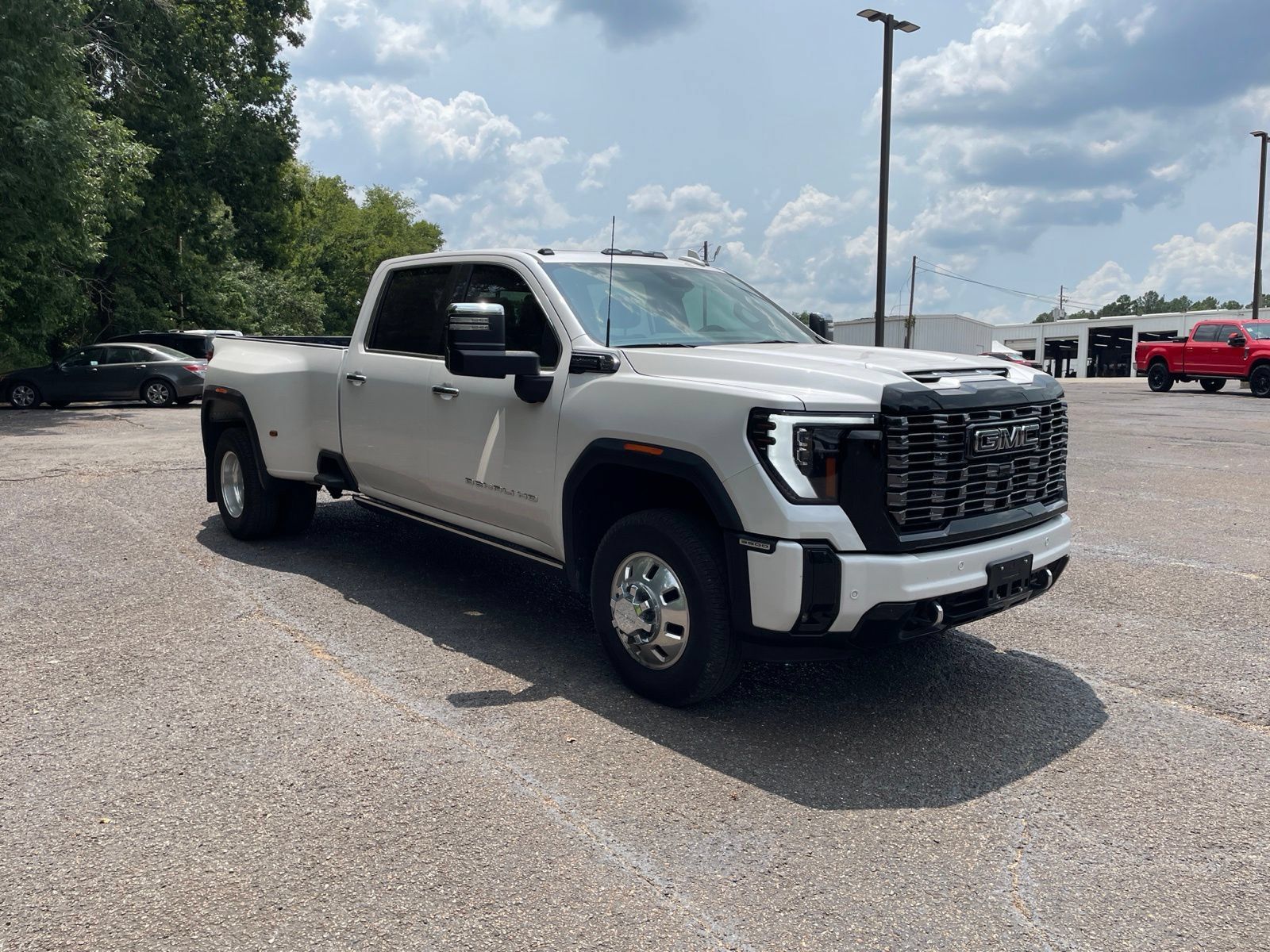 Used 2025 GMC Sierra 3500 Denali Ultimate AWD/4WD image 9
