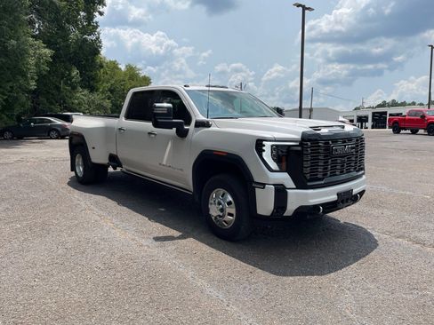 Used 2025 GMC Sierra 3500 Denali Ultimate AWD/4WD image 9