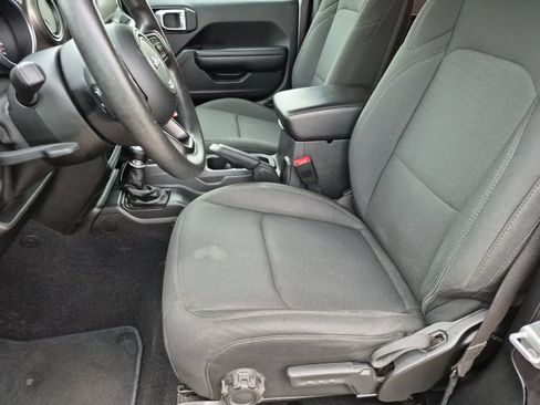 Used 2018 Jeep Wrangler Sport AWD/4WD image 16