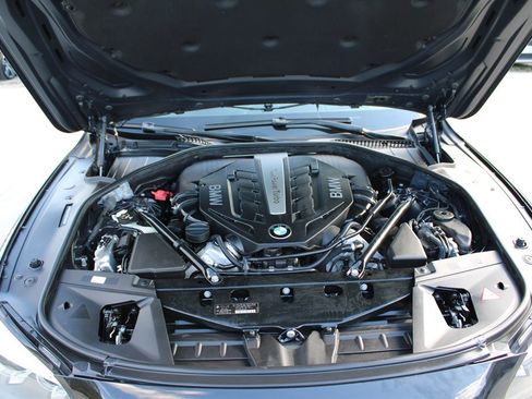 Used 2014 BMW 750Li xDrive image 35
