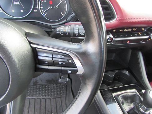 Used 2025 MAZDA MAZDA3 2.5 S Hatchback w/ Premium Pkg image 16