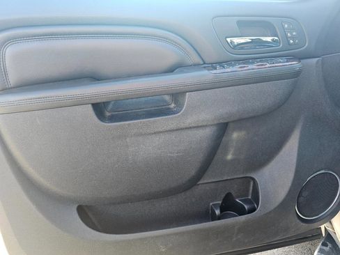 Used 2014 GMC Yukon XL Denali image 28