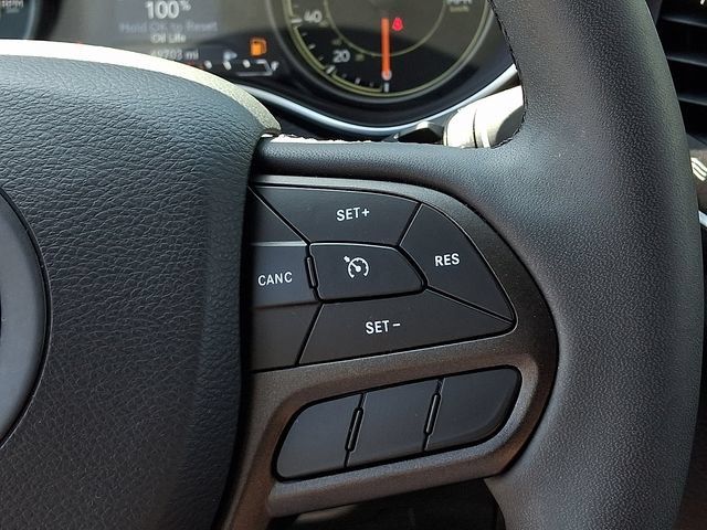 Used 2022 Jeep Cherokee Trailhawk AWD/4WD image 21