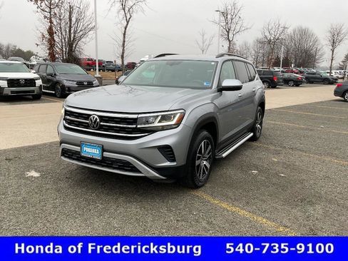 Used 2021 Volkswagen Atlas SE image 2