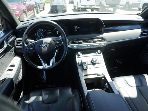 Used 2021 Hyundai Palisade Calligraphy FWD image 2
