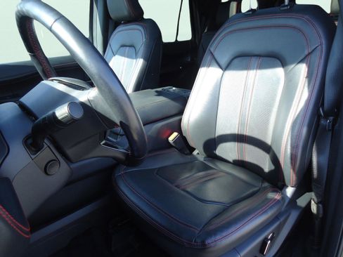 Used 2022 Ford Expedition Limited image 26