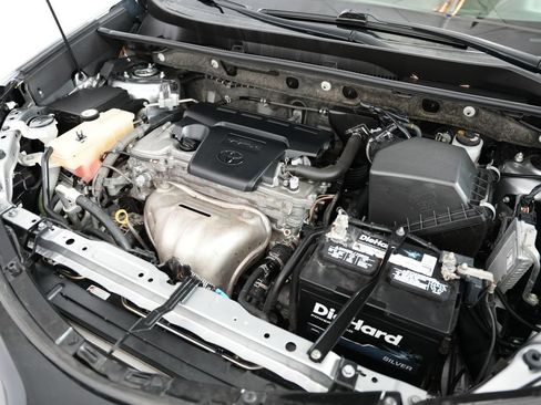 Used 2018 Toyota RAV4 LE w/ All Weather Liner Package FWD image 49