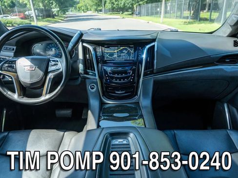 Used 2020 Cadillac Escalade ESV Platinum AWD/4WD image 22