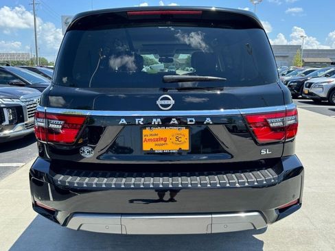 Used 2024 Nissan Armada SL w/ Captain's Chairs Package image 4