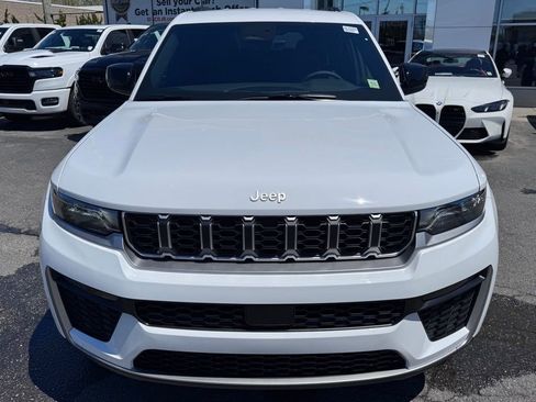 New 2026 Jeep Grand Cherokee L Limited AWD/4WD image 2