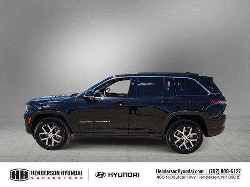 Used 2025 Jeep Grand Cherokee Limited w/ Luxury Tech Group II AWD/4WD image 5