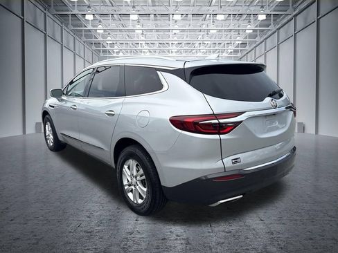 Used 2019 Buick Enclave Essence FWD image 3
