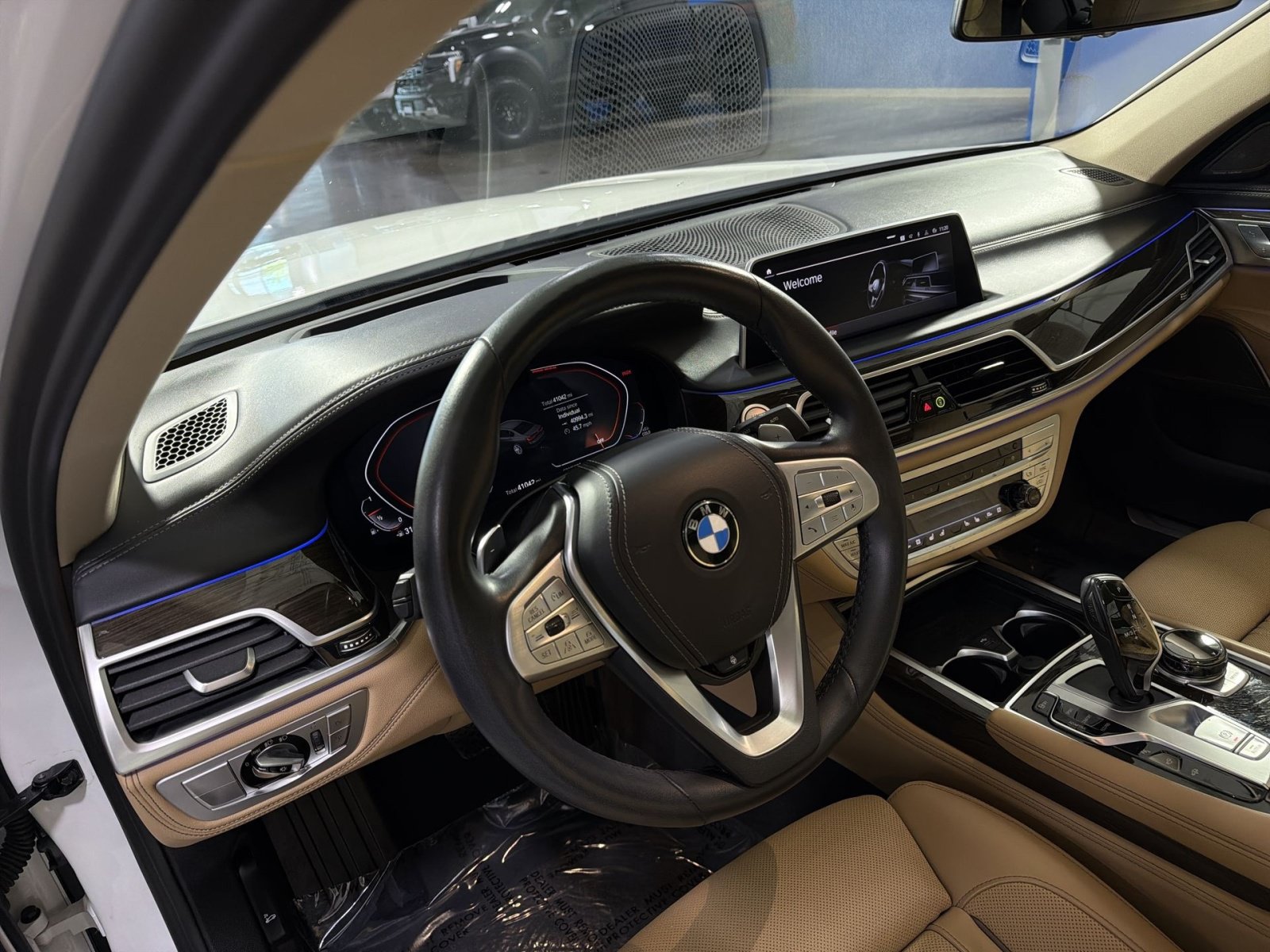 Used 2022 BMW 750i xDrive w/ Executive Package AWD/4WD image 18