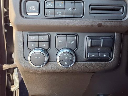 Certified 2023 GMC Yukon SLT w/ SLT Luxury Package image 26