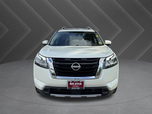 Used 2024 Nissan Pathfinder Platinum w/ Cargo Package FWD image 3