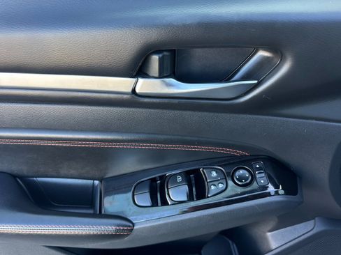 Used 2023 Nissan Altima 2.5 SR image 11