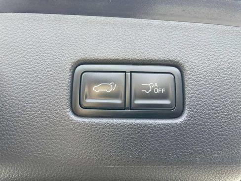 Certified 2025 Kia Carnival EX FWD image 16