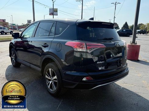 Used 2018 Toyota RAV4 XLE image 7